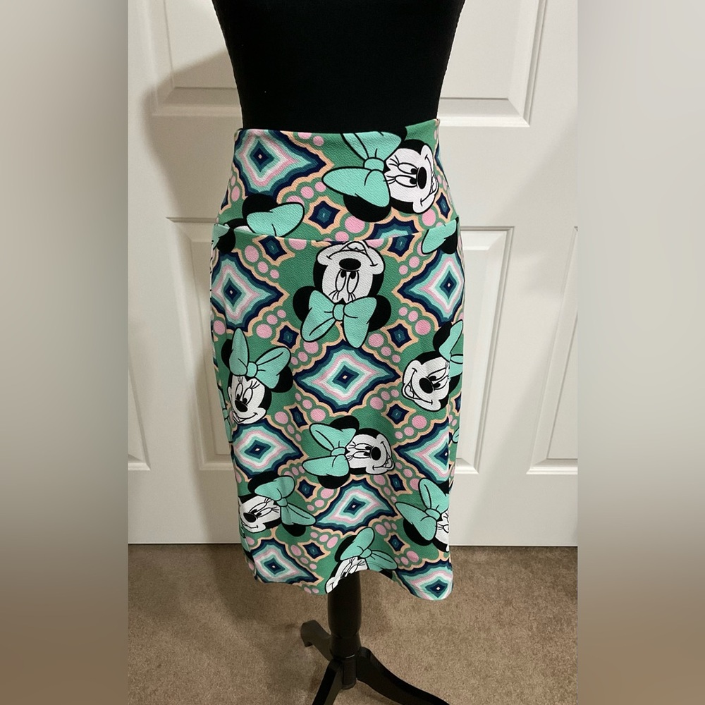 LuLaRoe M Colorful Minnie Mouse Patterned Cassie Skirt